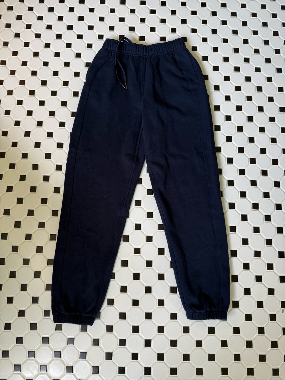 Worn Once! Lululemon Oversized Mid-Rise Scuba Jogger - True Navy, XS - Picture 6 of 14